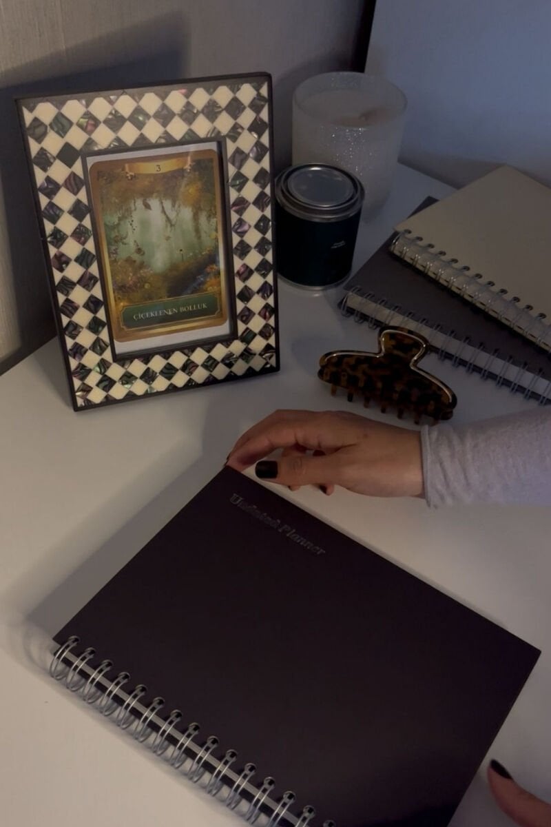 Pure Undated Planner Süresiz Planlayıcı Ajanda 17x24cm 90gr Ivory Charcoal